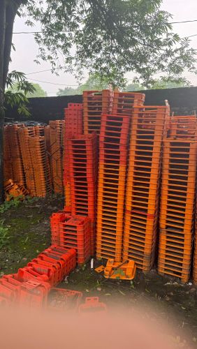 PLASTIC SCRAP 34122