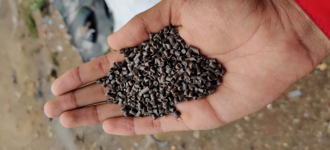 LD PLASTIC GRANULES 12748