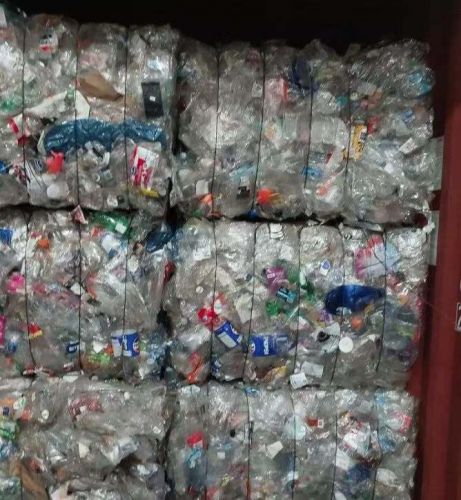Pet bottles  37213
